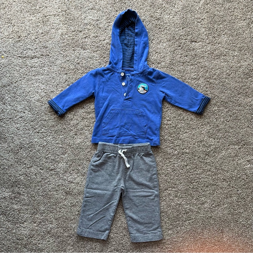NWOT - Mommy’s brave explorer outfit